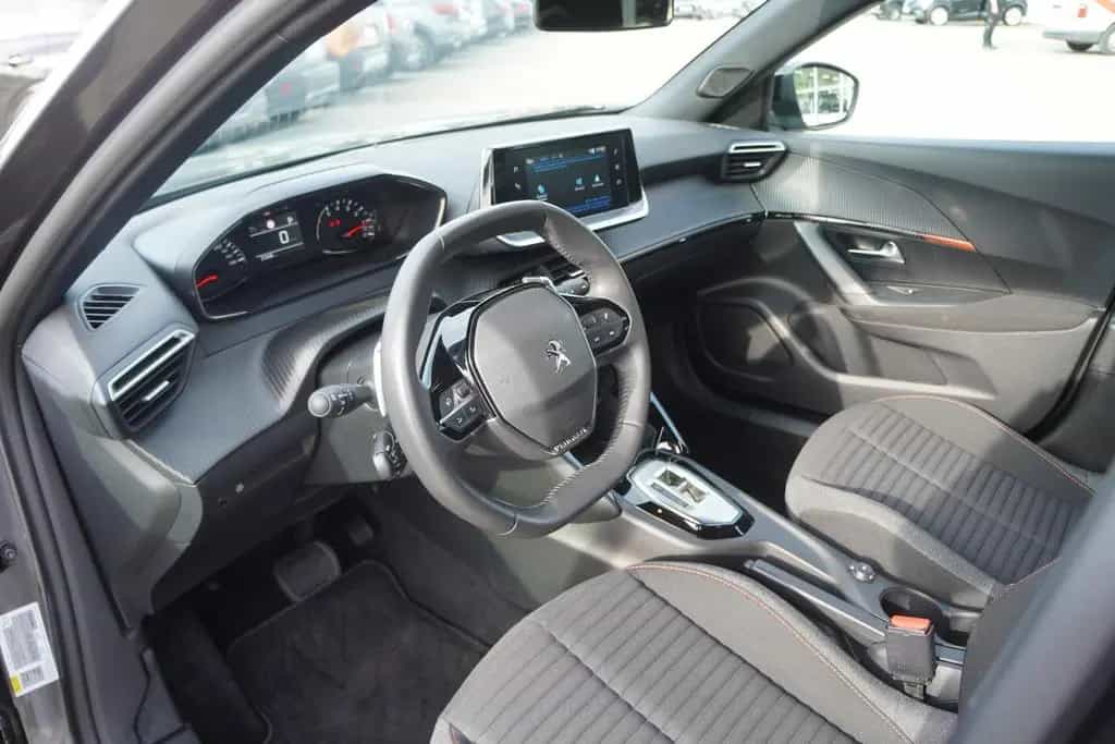 Peugeot 2008 1.2 PureTech 130 Active Pack Android Apple 08/2023-photo-9