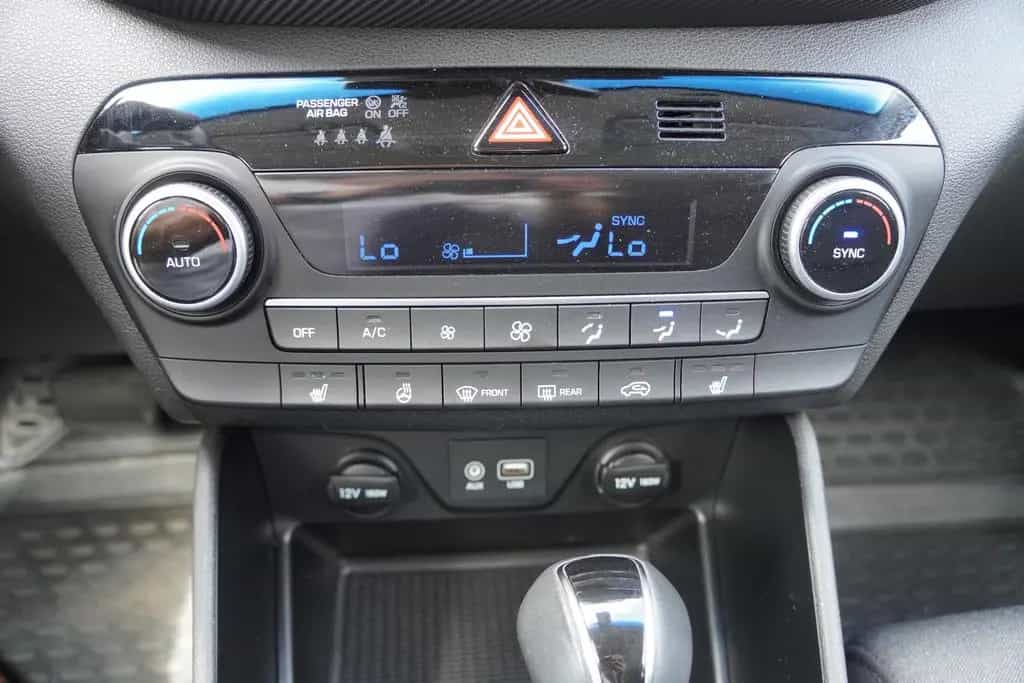 Hyundai TUCSON 1.6 T-GDI Navi AHK Totwinkel Sitzheizung 07/2020-photo-22