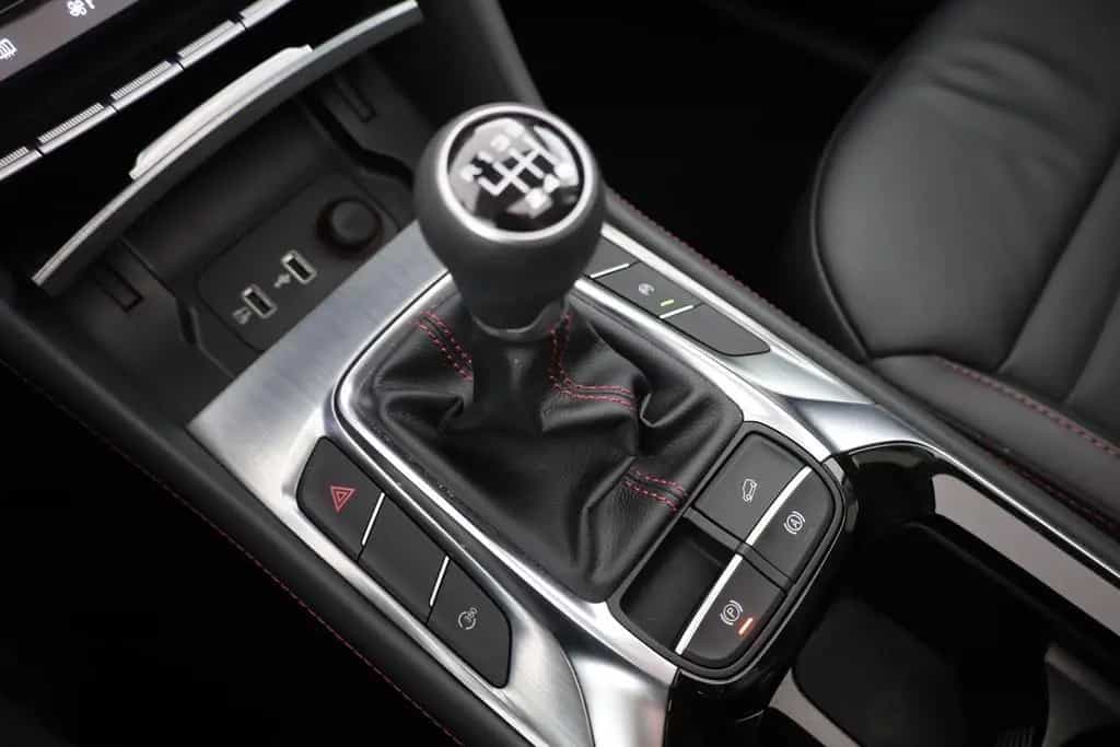 MG HS 1.5 T-GDI Luxury LED Pano Navi 360° 02/2024-photo-14