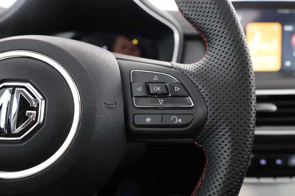 MG HS 1.5 T-GDI Luxury LED Pano Navi 360° 02/2024-photo-17