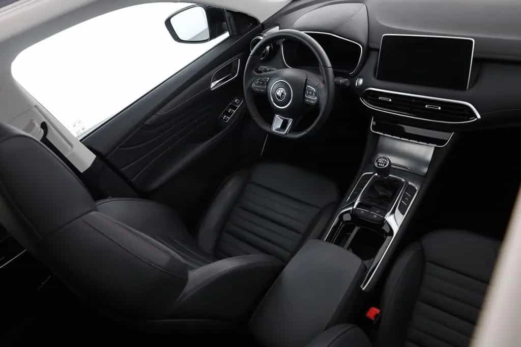MG HS 1.5 T-GDI Luxury LED Pano Navi 360° 02/2024-photo-28