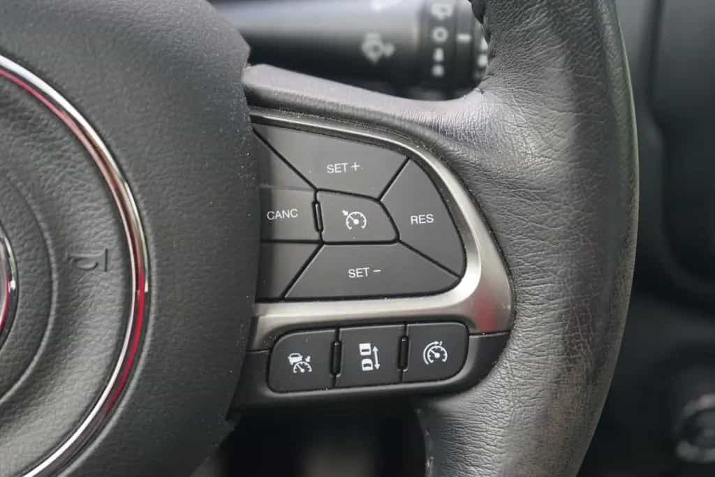 Jeep Renegade 1.3 Limited Aut. Panorama ACC Navi USB 12/2019-photo-17