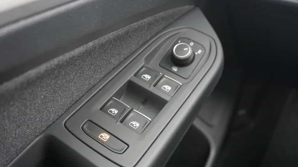 Volkswagen Golf VIII Variant 2.0 TDI Life LED Navi ACC PDC 10/2022-photo-18