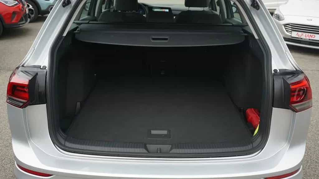 Volkswagen Golf VIII Variant 2.0 TDI Life LED Navi ACC PDC 10/2022-photo-26