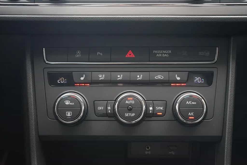 Seat Leon 1.2 TSI Klimaaut. LED Tempomat Sitzheizung 06/2018-photo-15