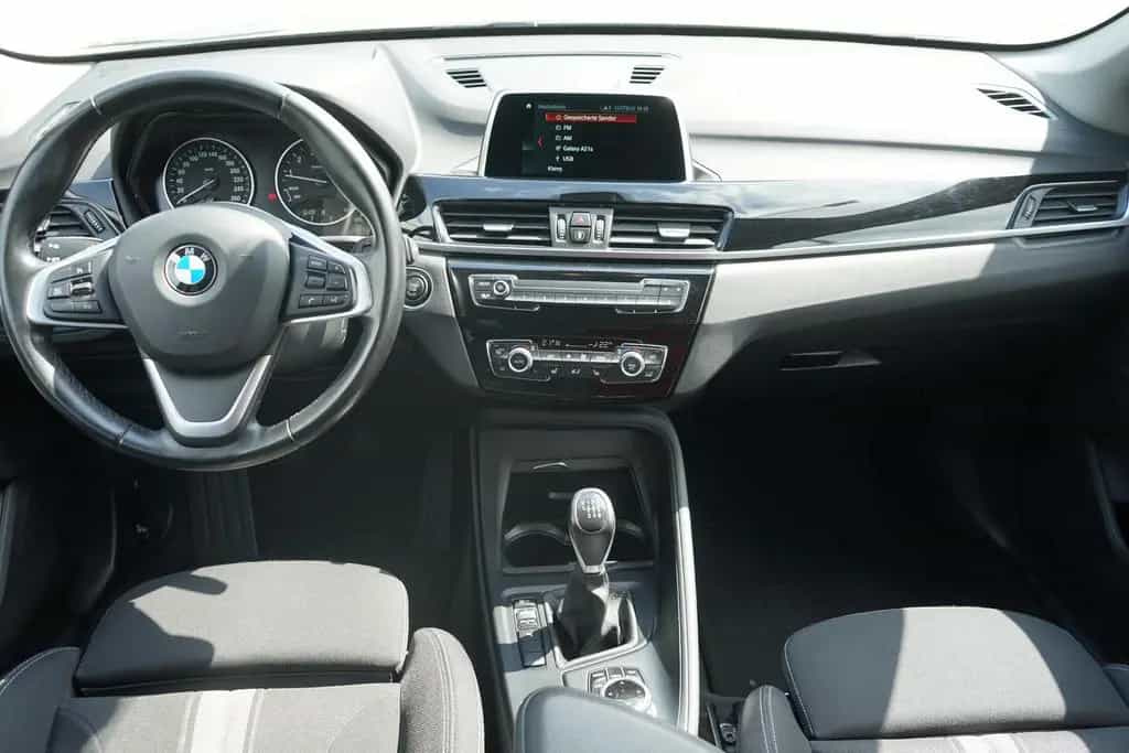 BMW X1 sDrive 18i Advantage LED Navi Tempomat AHK 01/2018-photo-13