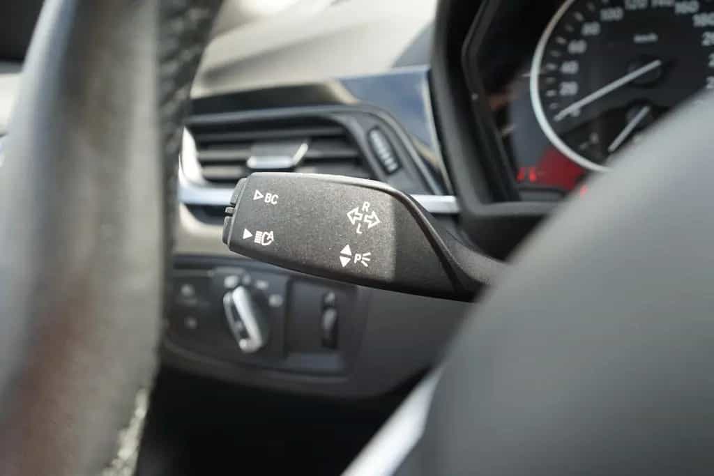 BMW X1 sDrive 18i Advantage LED Navi Tempomat AHK 01/2018-photo-18