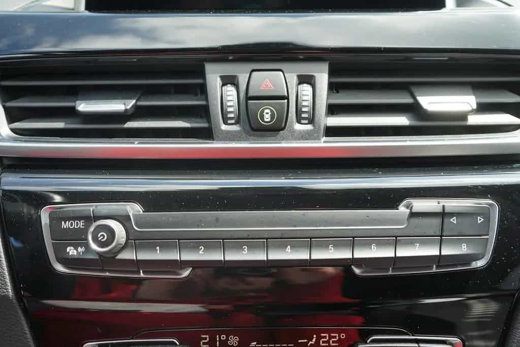 BMW X1 sDrive 18i Advantage LED Navi Tempomat AHK 01/2018-photo-26