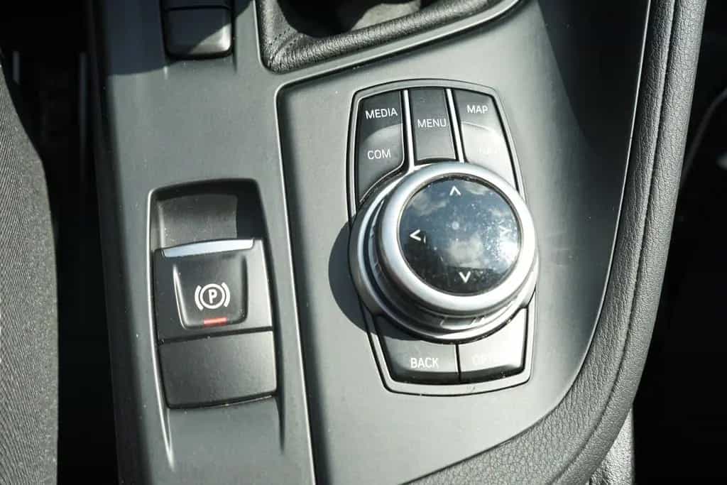 BMW X1 sDrive 18i Advantage LED Navi Tempomat AHK 01/2018-photo-31