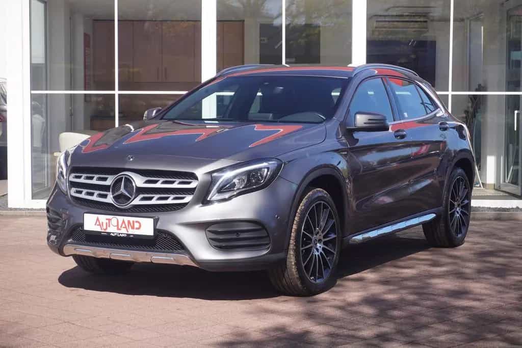 Mercedes-Benz GLA 200 AMG Line LED Sitzheizung Bluetooth 12/2017-photo-1