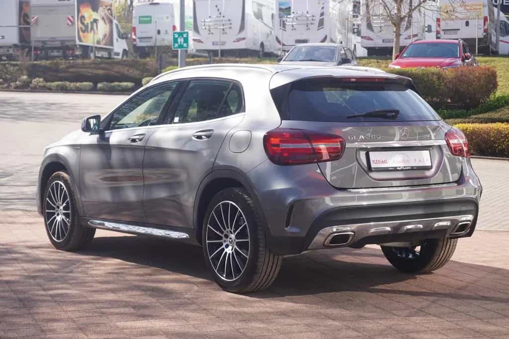 Mercedes-Benz GLA 200 AMG Line LED Sitzheizung Bluetooth 12/2017-photo-2