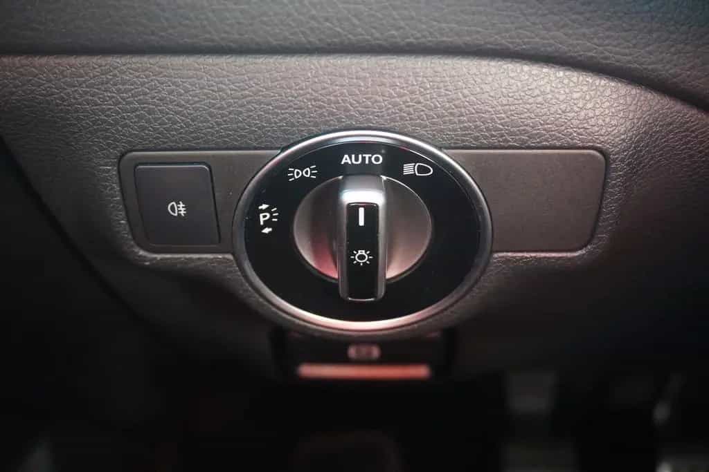 Mercedes-Benz GLA 200 AMG Line LED Sitzheizung Bluetooth 12/2017-photo-21
