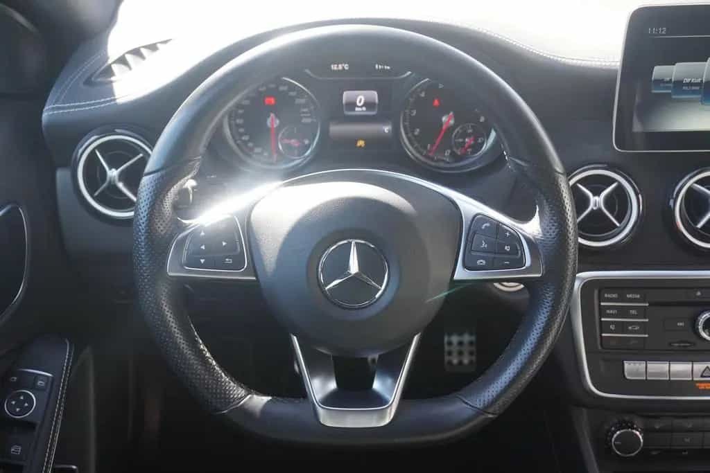 Mercedes-Benz GLA 200 AMG Line LED Sitzheizung Bluetooth 12/2017-photo-22
