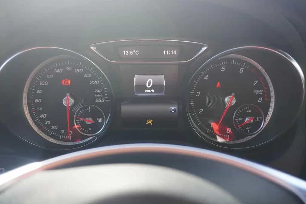 Mercedes-Benz GLA 200 AMG Line LED Sitzheizung Bluetooth 12/2017-photo-23