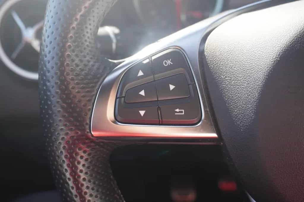 Mercedes-Benz GLA 200 AMG Line LED Sitzheizung Bluetooth 12/2017-photo-24