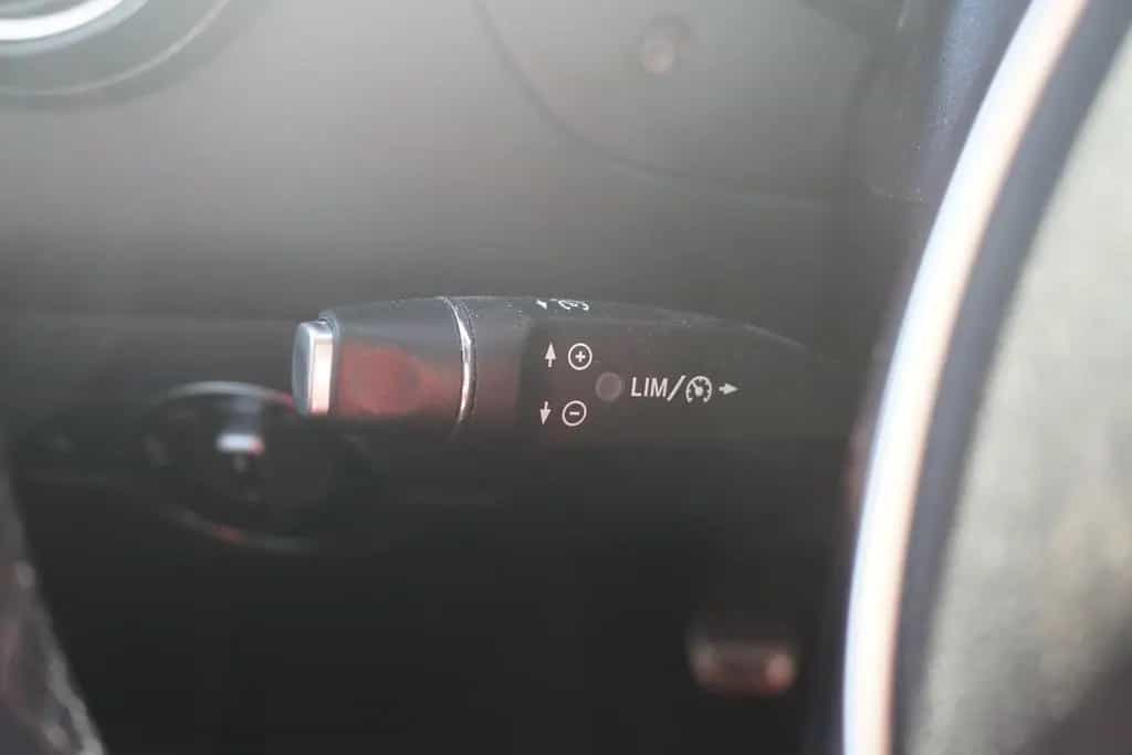 Mercedes-Benz GLA 200 AMG Line LED Sitzheizung Bluetooth 12/2017-photo-27