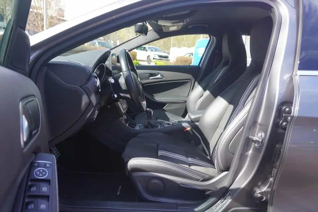 Mercedes-Benz GLA 200 AMG Line LED Sitzheizung Bluetooth 12/2017-photo-28