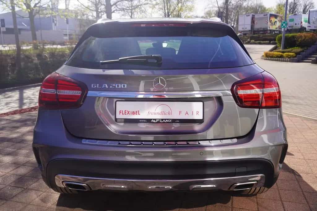 Mercedes-Benz GLA 200 AMG Line LED Sitzheizung Bluetooth 12/2017-photo-3