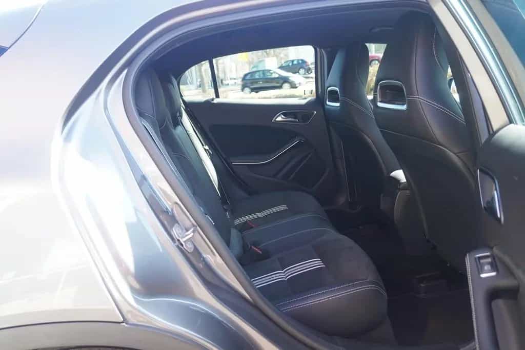 Mercedes-Benz GLA 200 AMG Line LED Sitzheizung Bluetooth 12/2017-photo-31