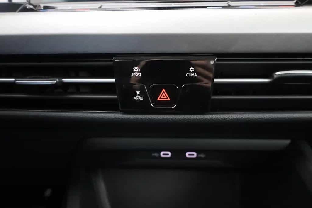 Volkswagen Golf VIII Variant 1.0 eTSI DSG LED Navi DAB ACC 01/2022-photo-11