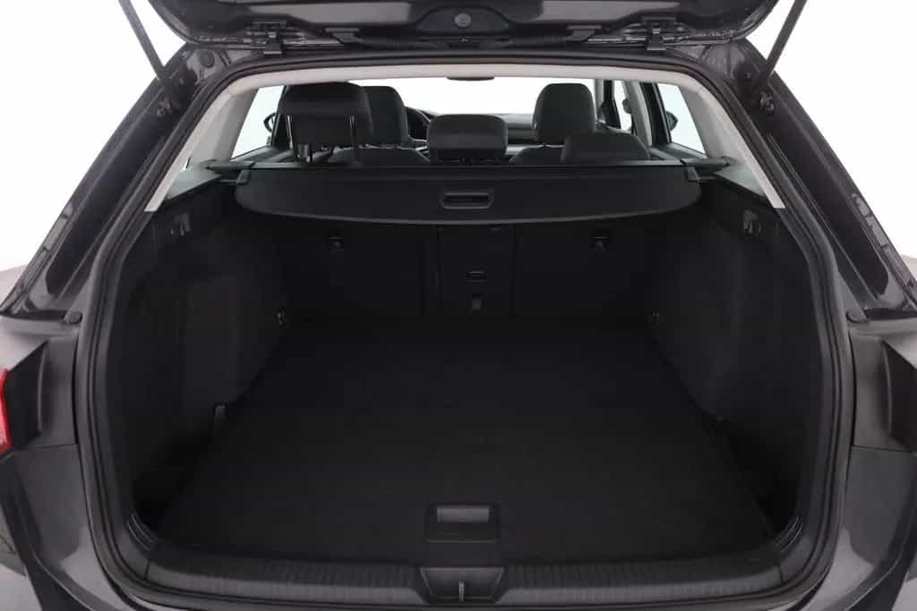 Volkswagen Golf VIII Variant 1.0 eTSI DSG LED Navi DAB ACC 01/2022-photo-25