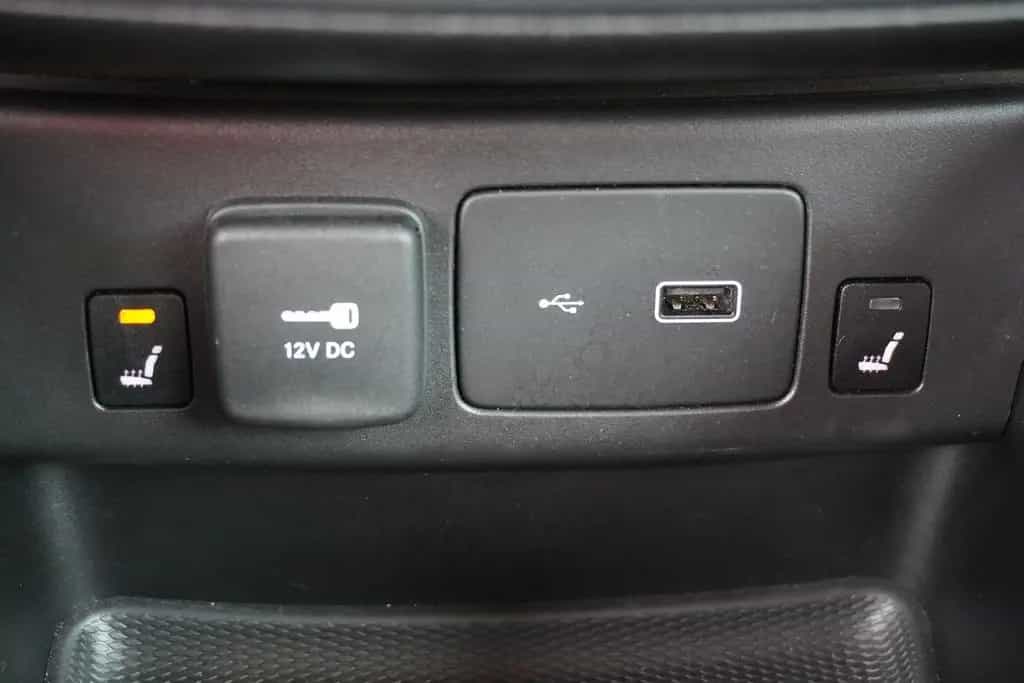 Fiat Tipo 1.4 Lounge Navi Sitzheizung Klimaaut. PDC 01/2019-photo-22