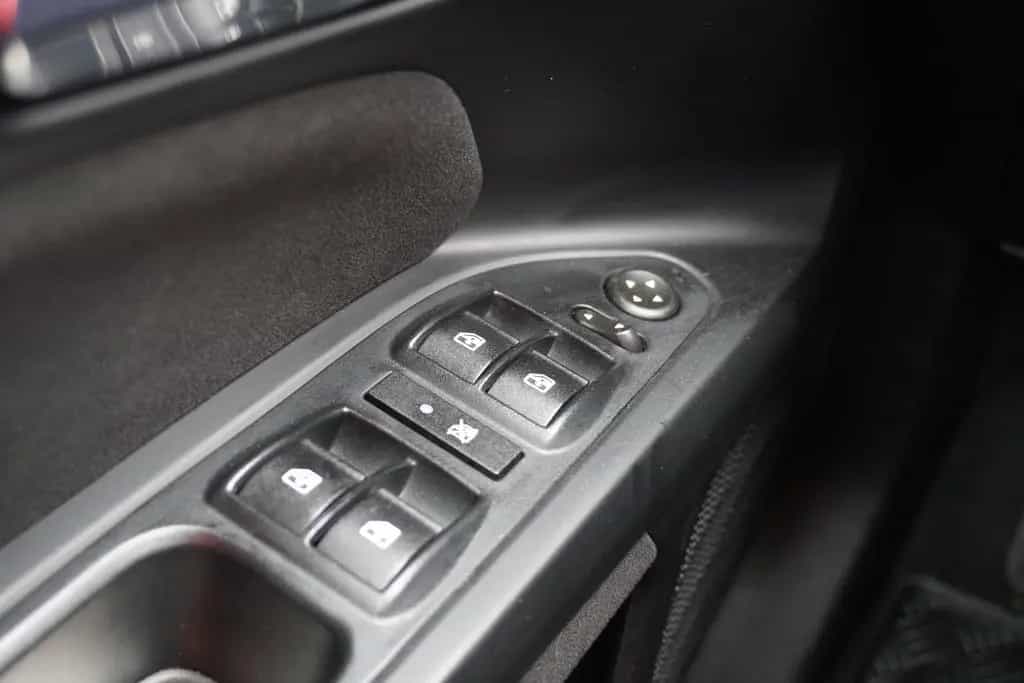Fiat Tipo 1.4 Lounge Navi Sitzheizung Klimaaut. PDC 01/2019-photo-32