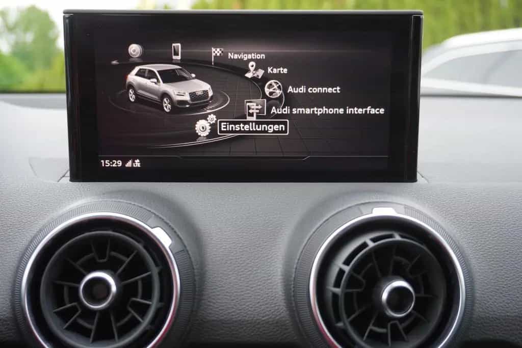 Audi Q2 1.4 TFSI S-Line Head-Up ACC Totwinkel Leder 05/2018-photo-28