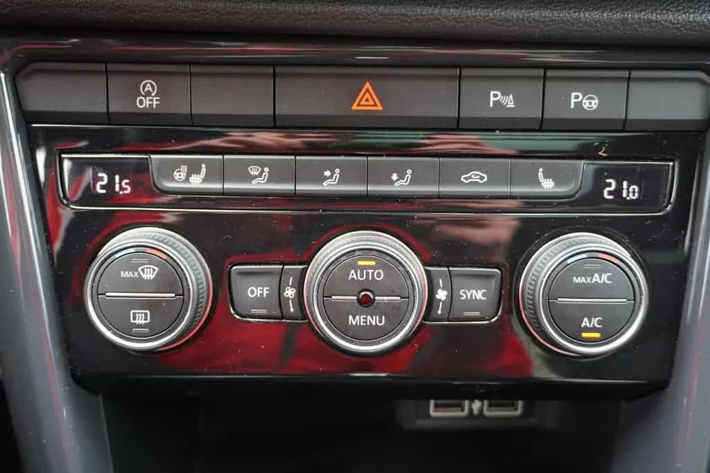 Volkswagen T-Roc 2.0 Sport 4Motion DSG LED Navi ACC Beats 11/2017-photo-27