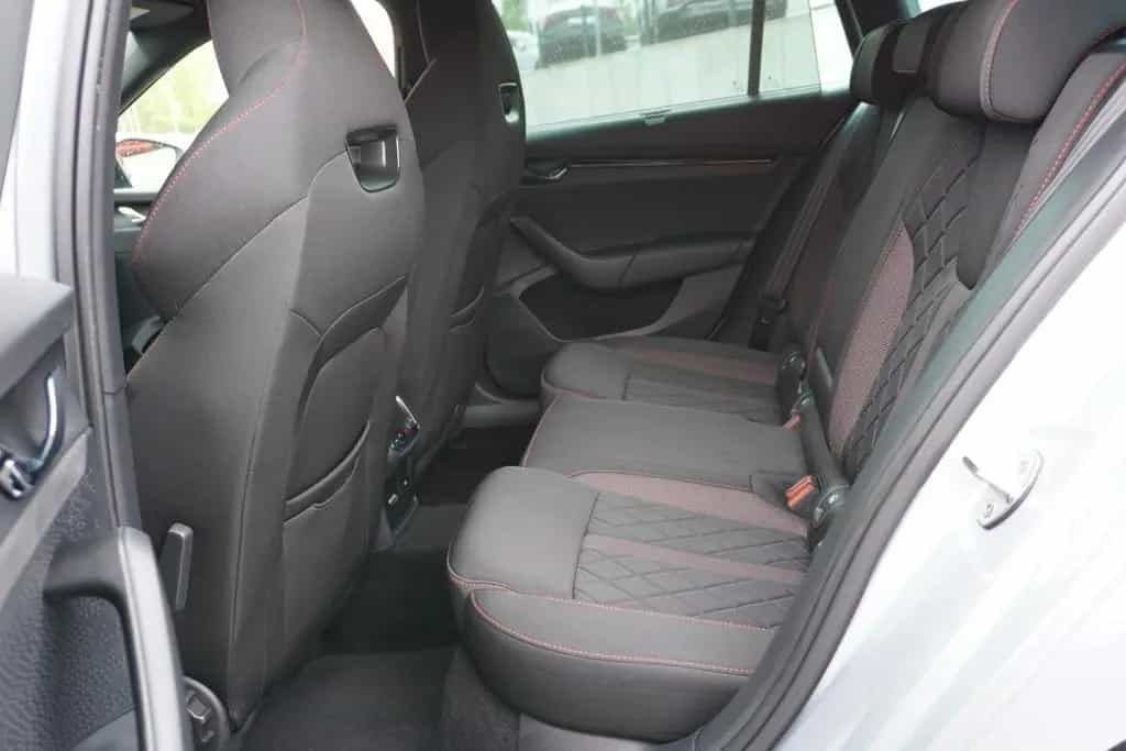 Skoda Octavia Combi 2.0 RS Head-Up 4x Sitzheizung Navi 08/2022-photo-14