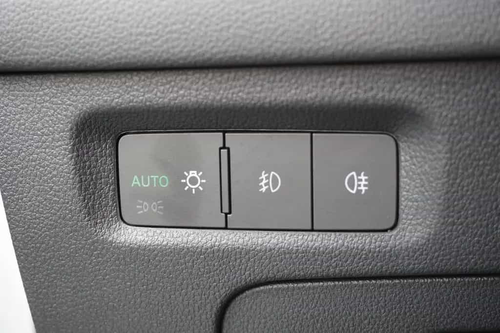 Skoda Octavia Combi 2.0 RS Head-Up 4x Sitzheizung Navi 08/2022-photo-17