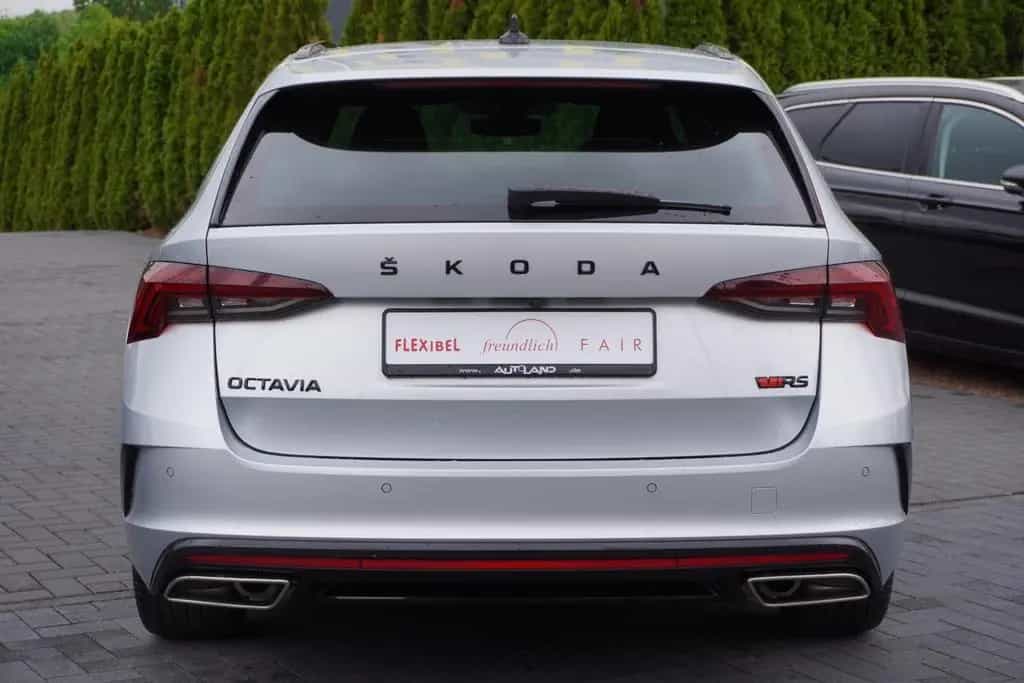 Skoda Octavia Combi 2.0 RS Head-Up 4x Sitzheizung Navi 08/2022-photo-3