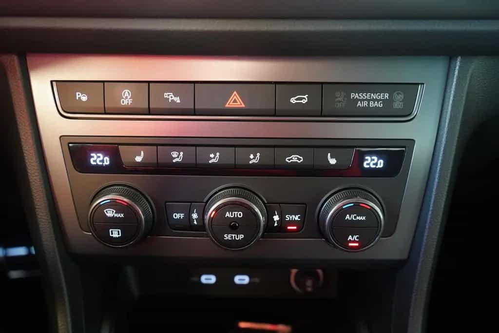 Cupra Ateca 2.0 4Drive LED Navi Totwinkel 360° DAB PDC 04/2022-photo-17