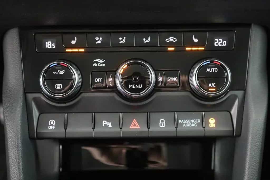 Skoda Karoq 1.5 16V TSI Ambition Android Apple AHK PDC 09/2018-photo-11