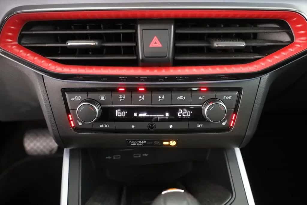 Seat Arona 1.5 TSI DSG FR LED Navi Sitzheizung Kamera 03/2022-photo-11