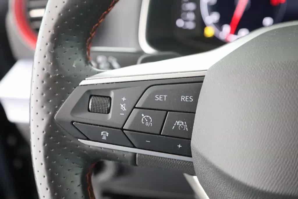 Seat Arona 1.5 TSI DSG FR LED Navi Sitzheizung Kamera 03/2022-photo-14