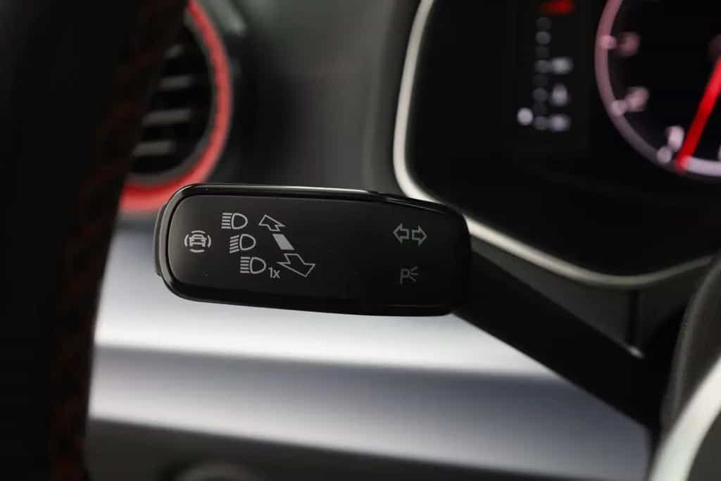 Seat Arona 1.5 TSI DSG FR LED Navi Sitzheizung Kamera 03/2022-photo-17