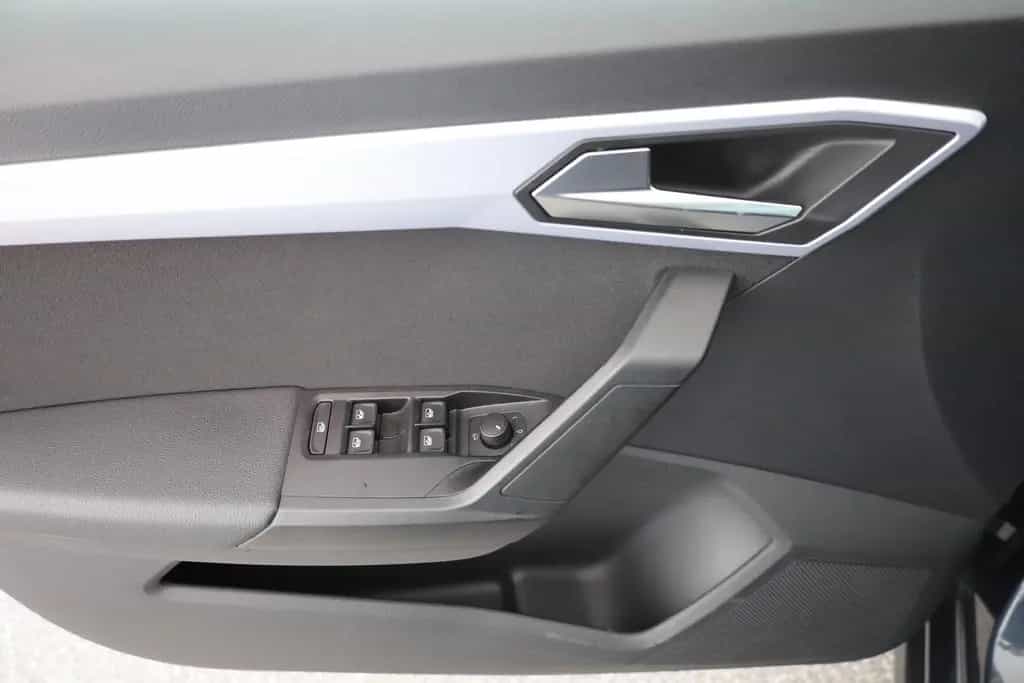 Seat Arona 1.5 TSI DSG FR LED Navi Sitzheizung Kamera 03/2022-photo-20