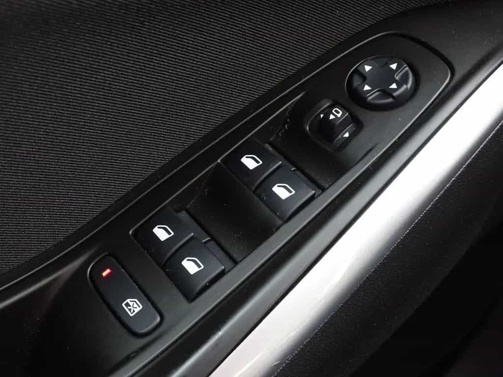 Opel Grandland X Klimaaut. PDC USB IntelliLink 05/2019-photo-21