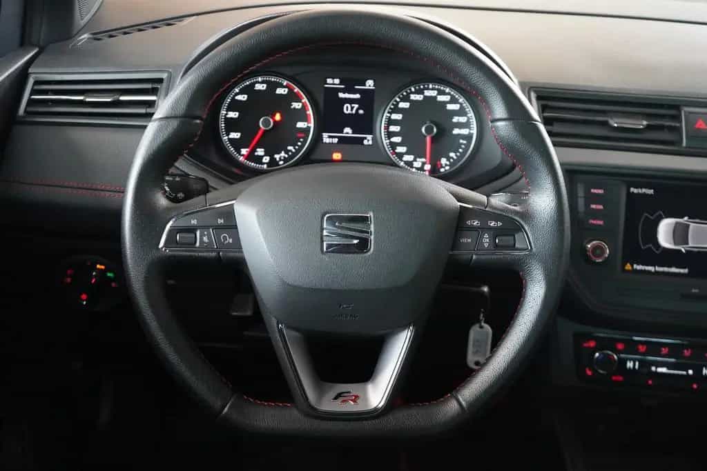 Seat Ibiza 1.0 TSI FR LED FullLink Tempomat PDC USB 08/2019-photo-13