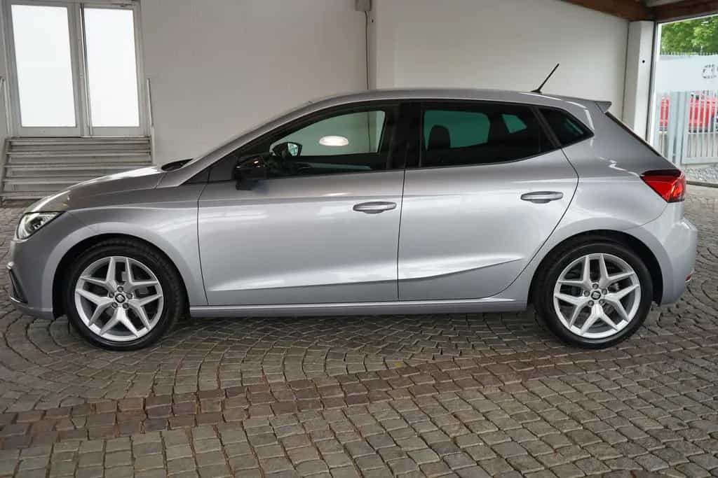 Seat Ibiza 1.0 TSI FR LED FullLink Tempomat PDC USB 08/2019-photo-2