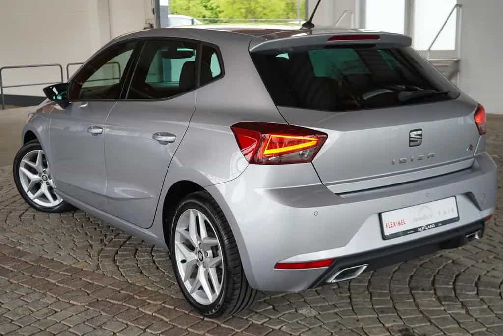 Seat Ibiza 1.0 TSI FR LED FullLink Tempomat PDC USB 08/2019-photo-3