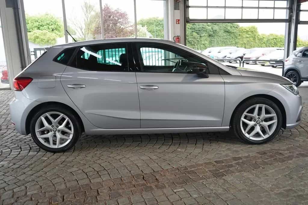 Seat Ibiza 1.0 TSI FR LED FullLink Tempomat PDC USB 08/2019-photo-6