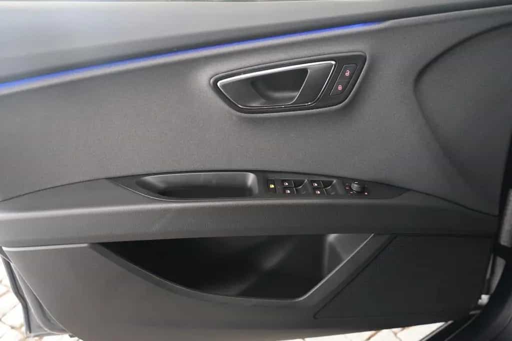 Seat Leon 1.5 Xcellence LED FullLink Kamera ACC DAB 06/2019-photo-25