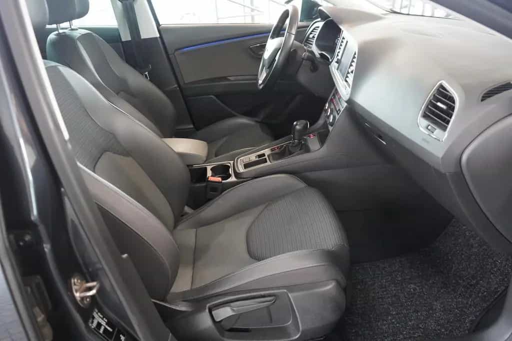 Seat Leon 1.5 Xcellence LED FullLink Kamera ACC DAB 06/2019-photo-27