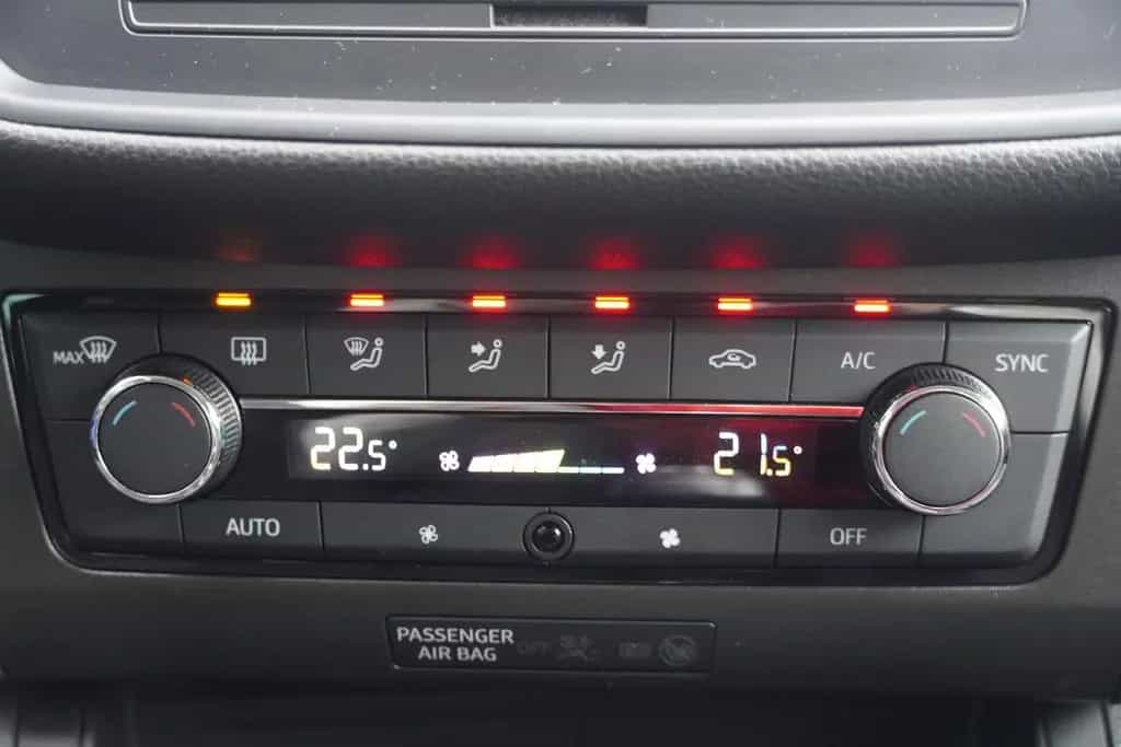 Seat Ibiza 1.0 TSI FR FullLink Tempomat PDC USB 07/2019-photo-13