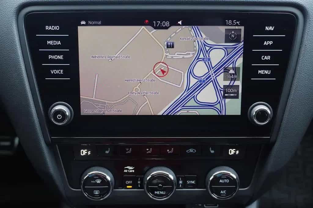 Skoda Octavia Combi 2.0 RS 245 Navi Digitales Cockpit 05/2019-photo-11