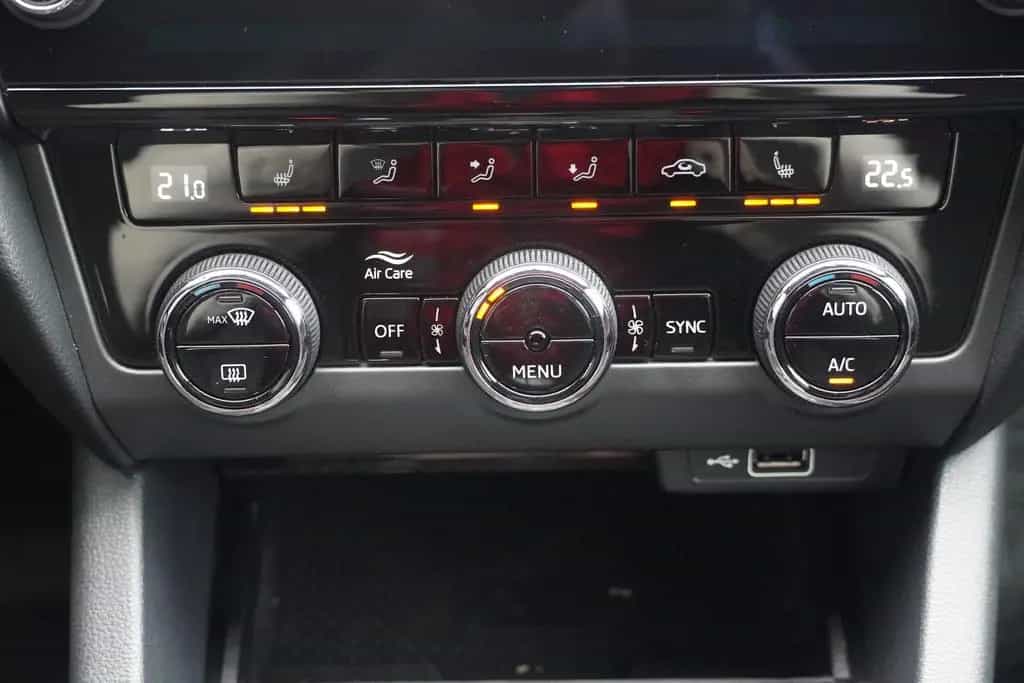 Skoda Octavia Combi 2.0 RS 245 Navi Digitales Cockpit 05/2019-photo-12