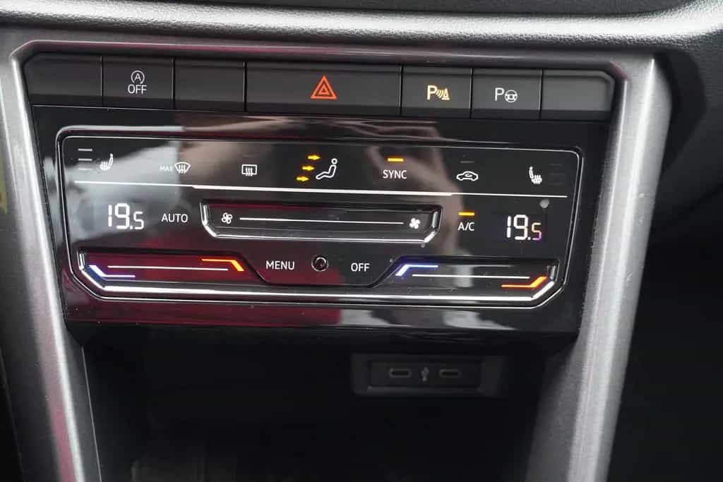 Volkswagen T-Roc 1.0 TSI Style IQ-Light Navi Teilleder ACC 02/2023-photo-18