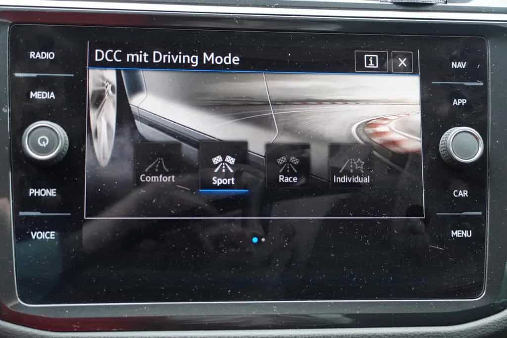 Volkswagen Tiguan 2.0 R DSG 4M LED ACC DCC Navi Alcantara 03/2021-photo-22